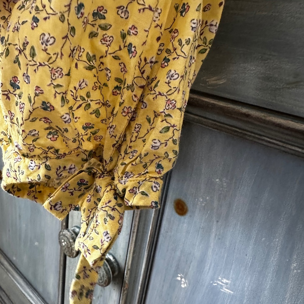 Doën O’Keeffe Top in Moonflower, Pale Yellow Floral Button-Up Blouse - Picture 8 of 12